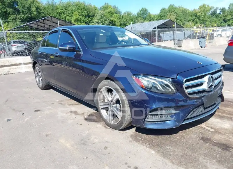 2019 Mercedes Benz E 300 фото