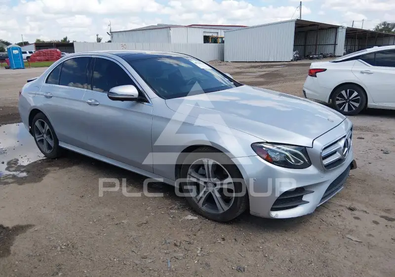 2019 Mercedes Benz E 300 фото