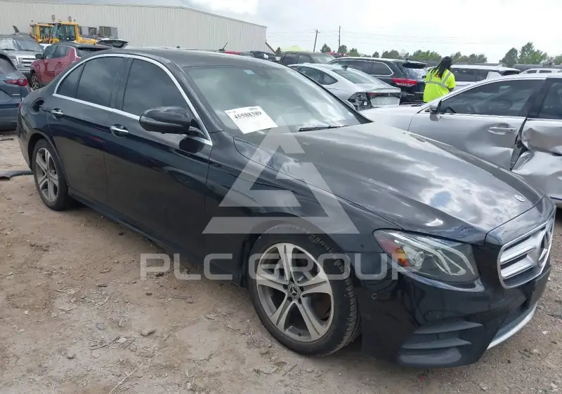 2019 Mercedes Benz E 300 фото