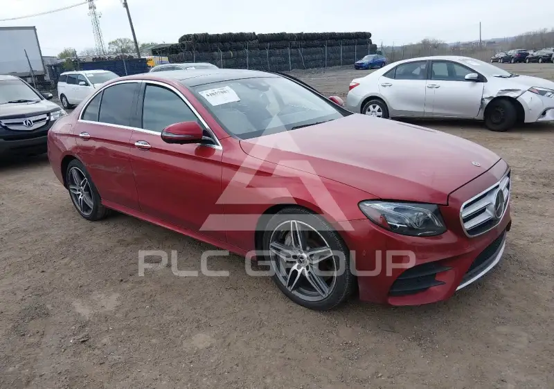 2019 Mercedes Benz E 300 фото