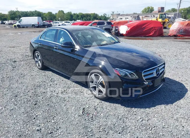 2019 Mercedes Benz E 300 фото