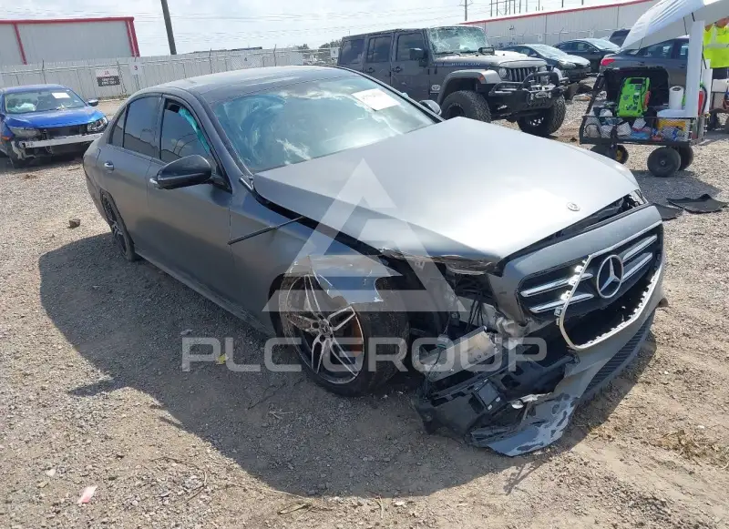 2019 Mercedes Benz E 300 фото