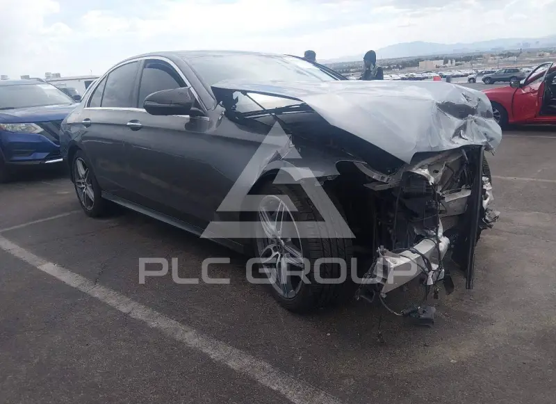 2019 Mercedes Benz E 300 фото
