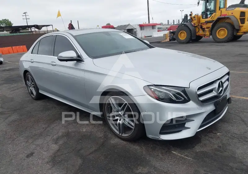 2019 Mercedes Benz E 300 фото