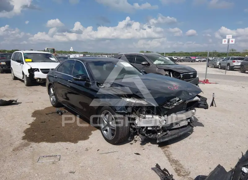 2019 Mercedes Benz E 300 фото
