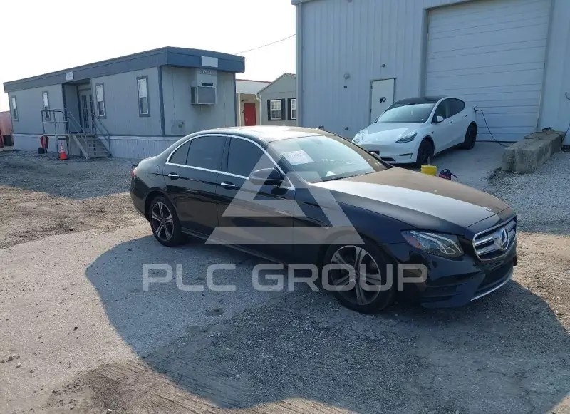 2019 Mercedes Benz E 300 фото