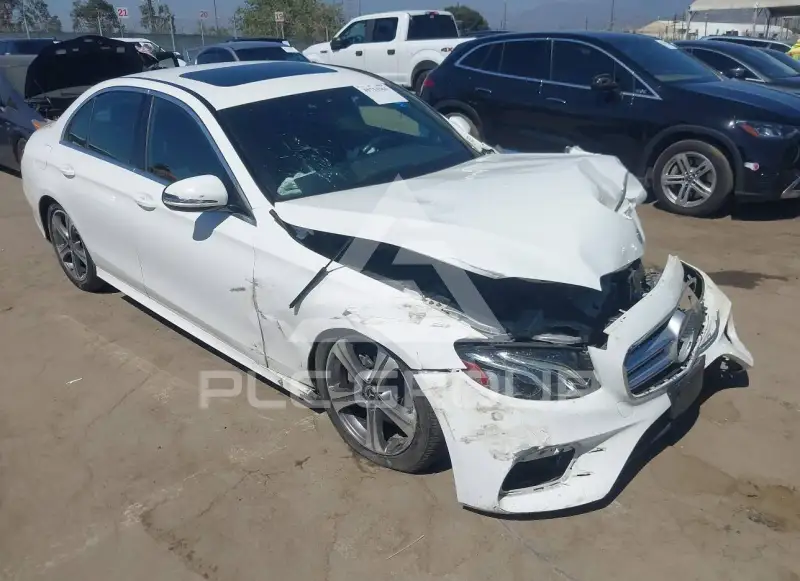 2019 Mercedes Benz E 300 фото