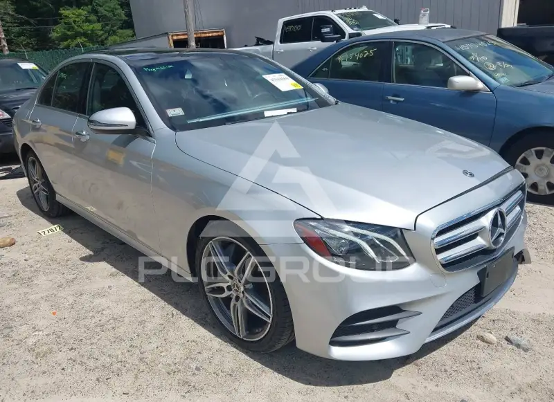 2019 Mercedes Benz E 300 фото