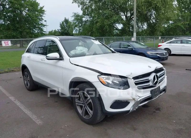2019 Mercedes Benz GLC 300 фото
