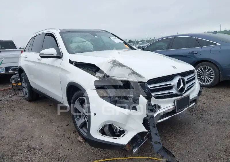 2019 Mercedes Benz GLC 300 photo