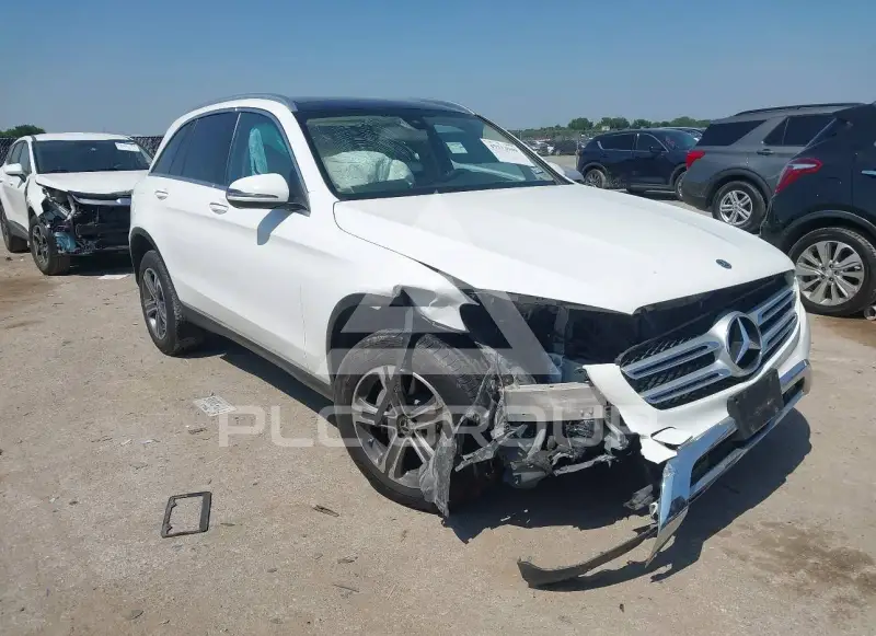 2019 Mercedes Benz GLC 300 photo