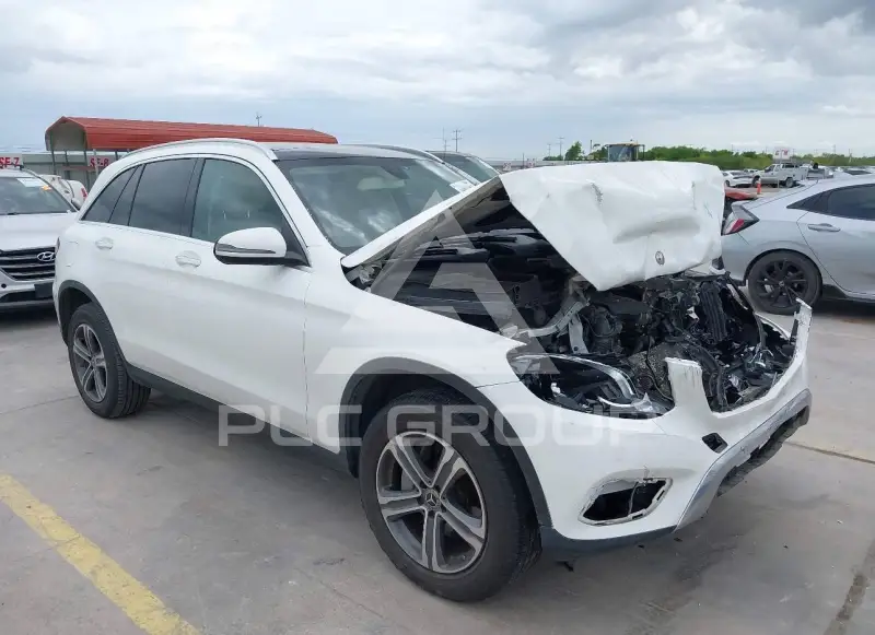 2019 Mercedes Benz GLC 300 photo