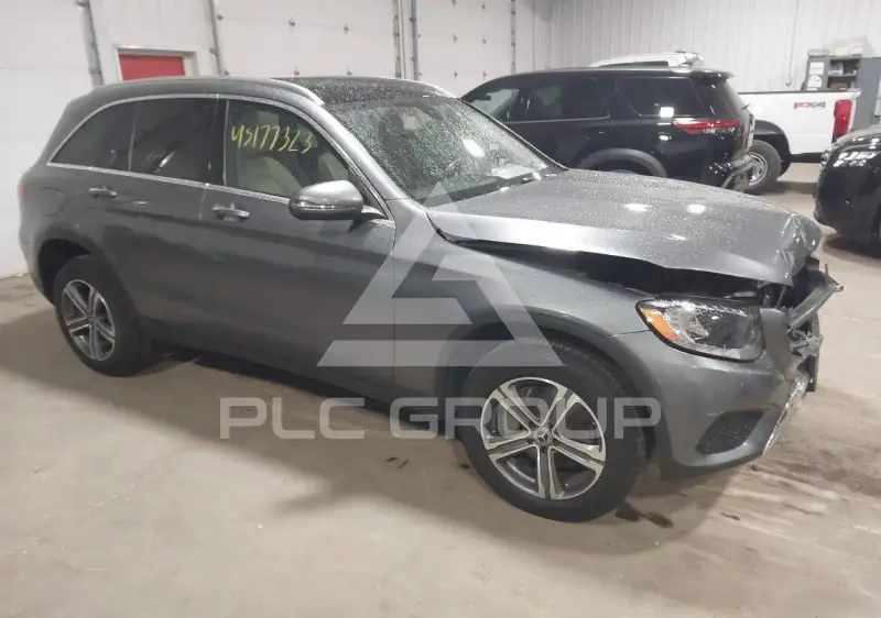 2019 Mercedes Benz GLC 300 фото