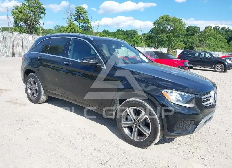 2019 Mercedes Benz GLC 300 photo