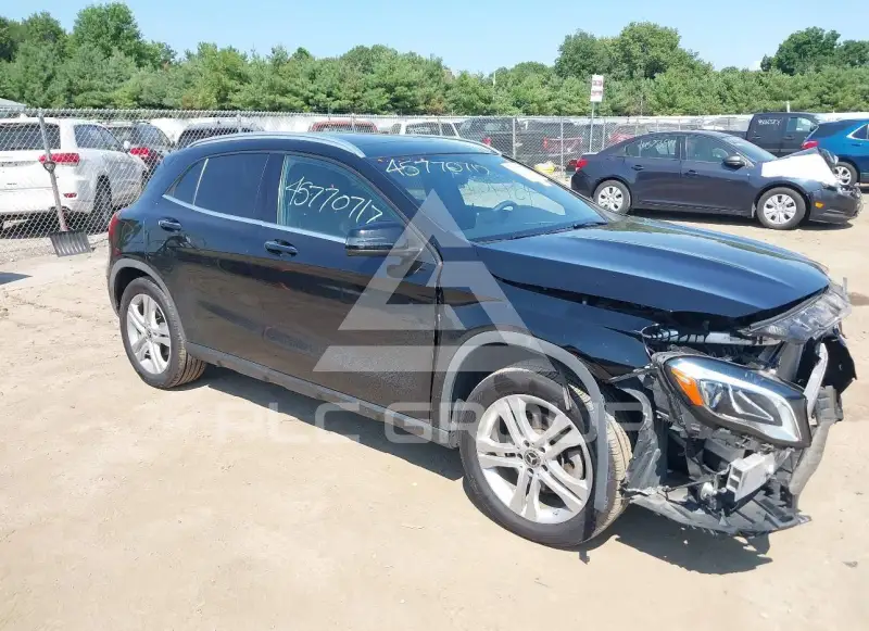 2019 Mercedes Benz GLA 250 фото