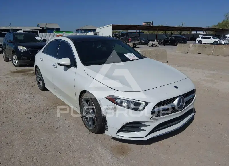 2019 Mercedes Benz A 220 фото