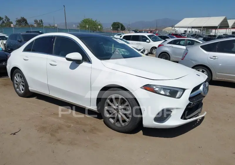 2019 Mercedes Benz A 220 фото