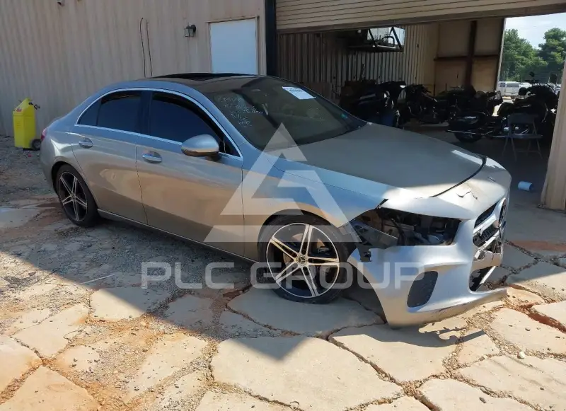 2019 Mercedes Benz A 220 photo