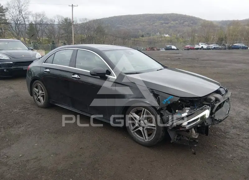 2019 Mercedes Benz A 220 photo