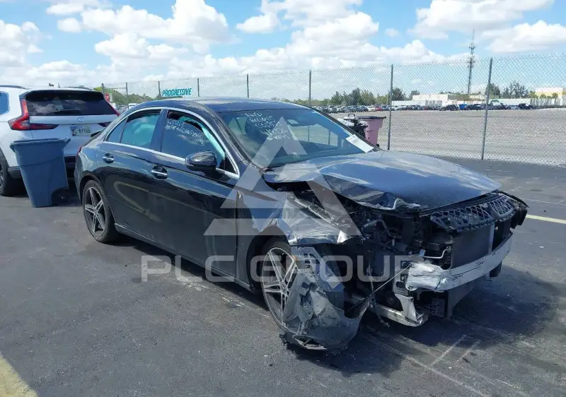 2019 Mercedes Benz A 220 photo