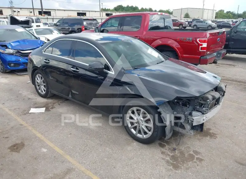 2019 Mercedes Benz A 220 photo