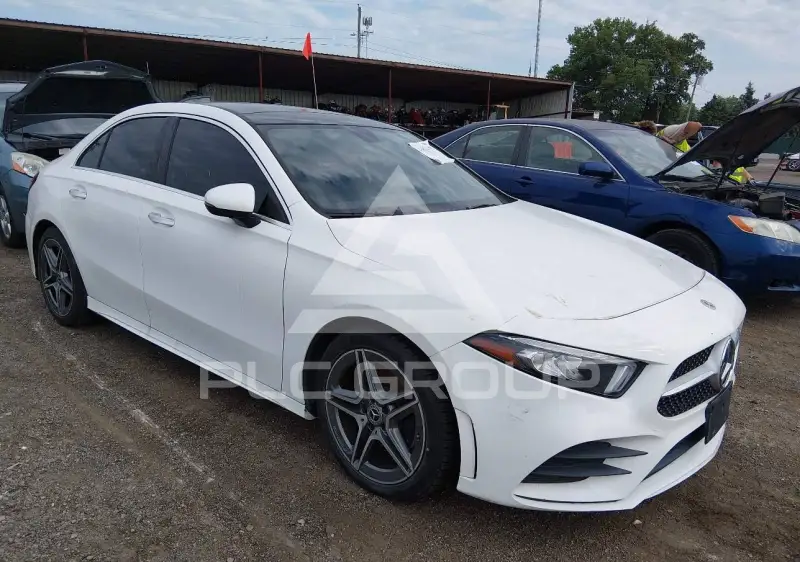 2019 Mercedes Benz A 220 фото