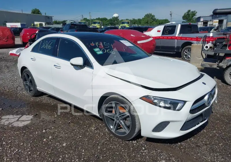 2019 Mercedes Benz A 220 фото