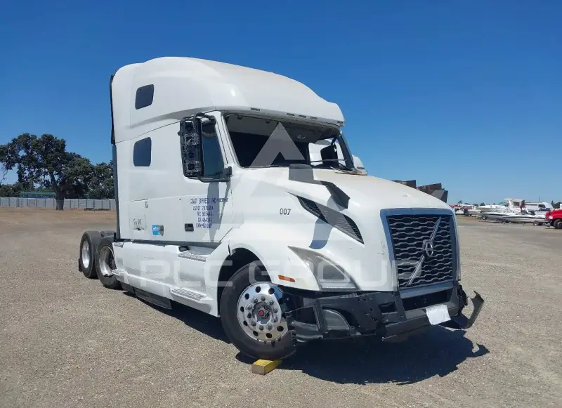 2019 Volvo VNL photo