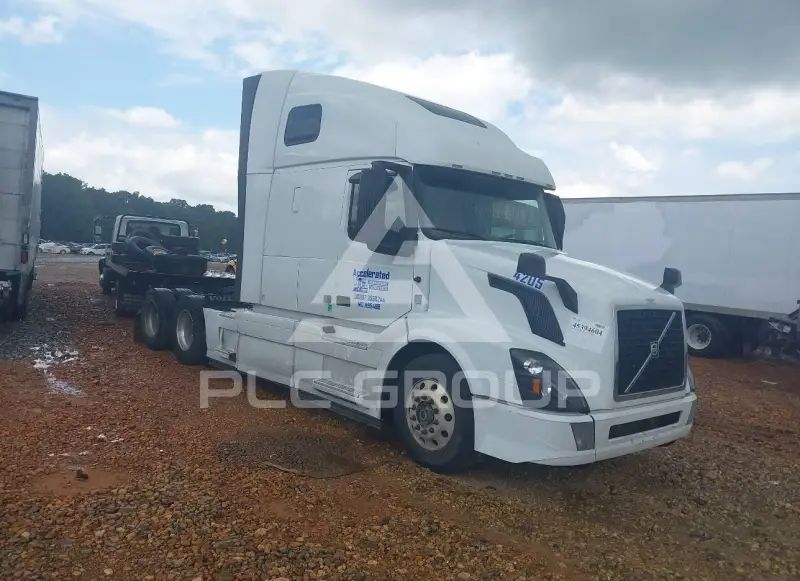 2019 Volvo VNL photo