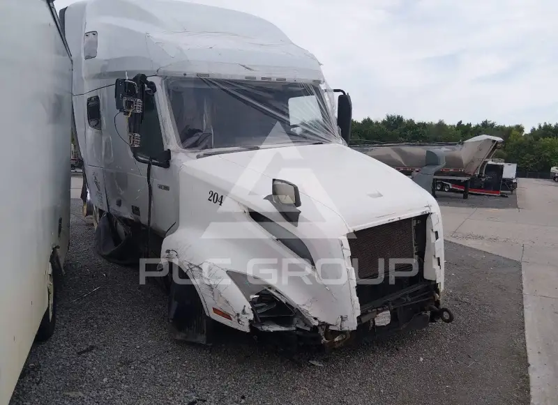 2019 Volvo VNL photo