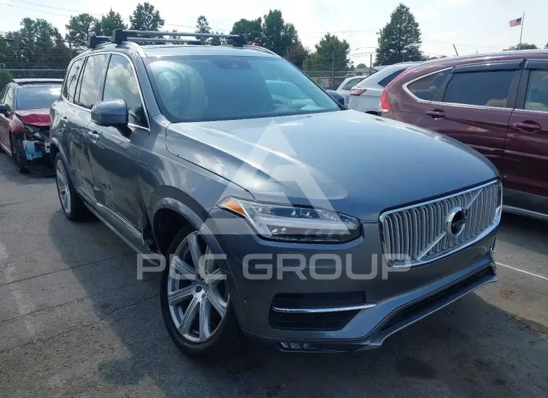 2019 Volvo XC90 photo