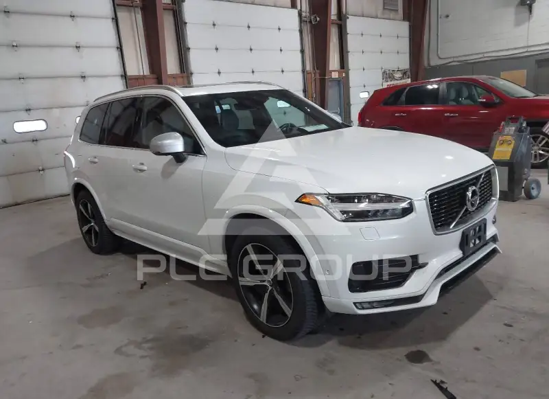 2019 Volvo XC90 фото