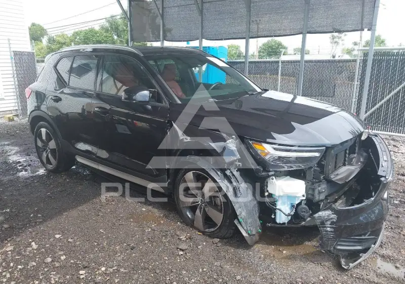 2019 Volvo XC40 фото