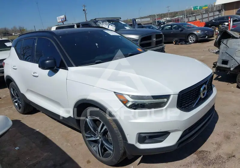 2019 Volvo XC40 фото