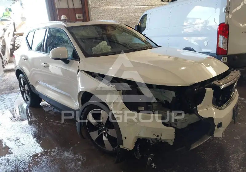 2019 Volvo XC40 фото