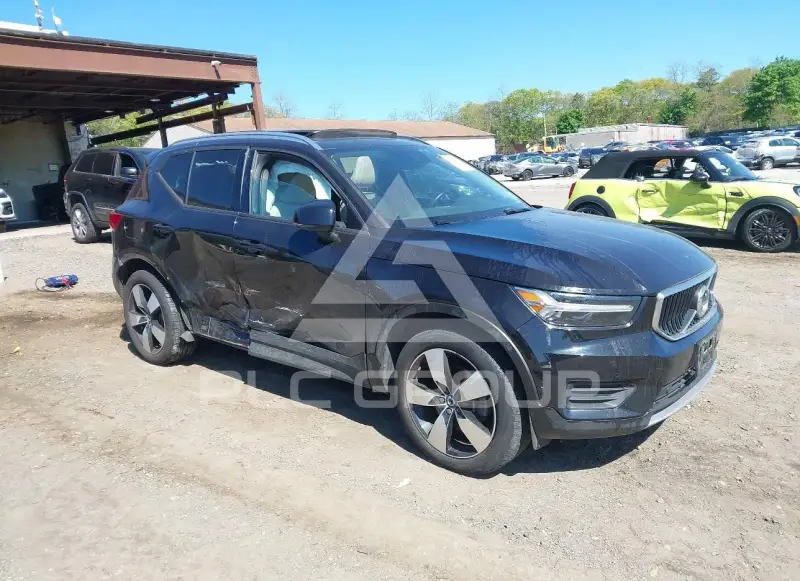 2019 Volvo XC40 фото