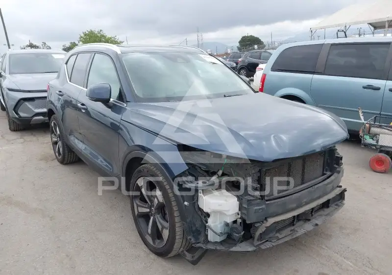 2019 Volvo XC40 фото