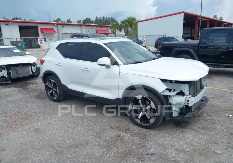 2019 Volvo XC40 фото