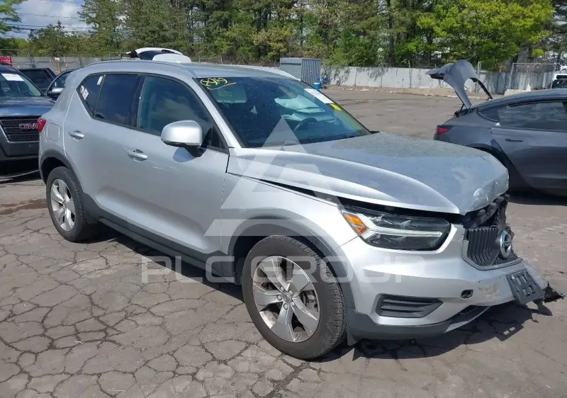 2019 Volvo XC40 фото