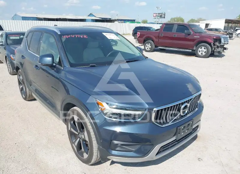2019 Volvo XC40 фото