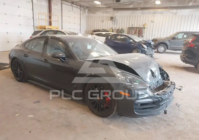 2019 Porsche Panamera photo
