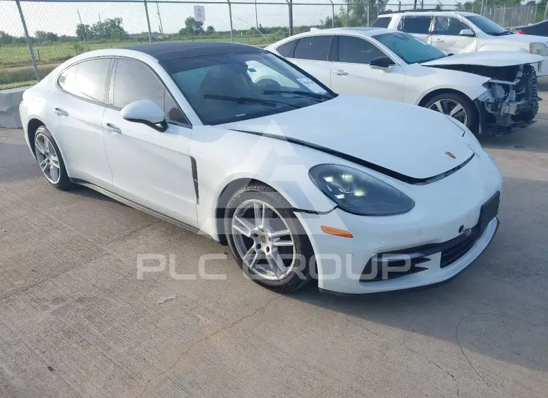 2019 Porsche Panamera photo