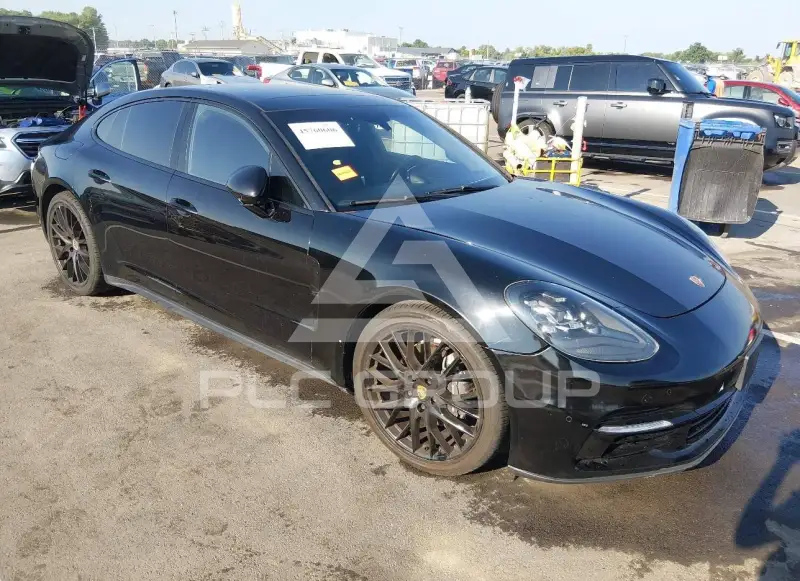 2019 Porsche Panamera photo