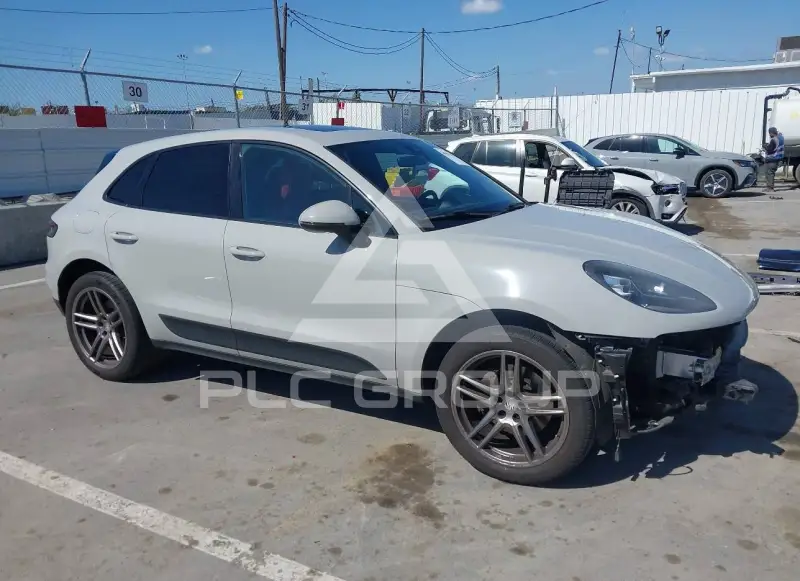 2019 Porsche MACAN photo