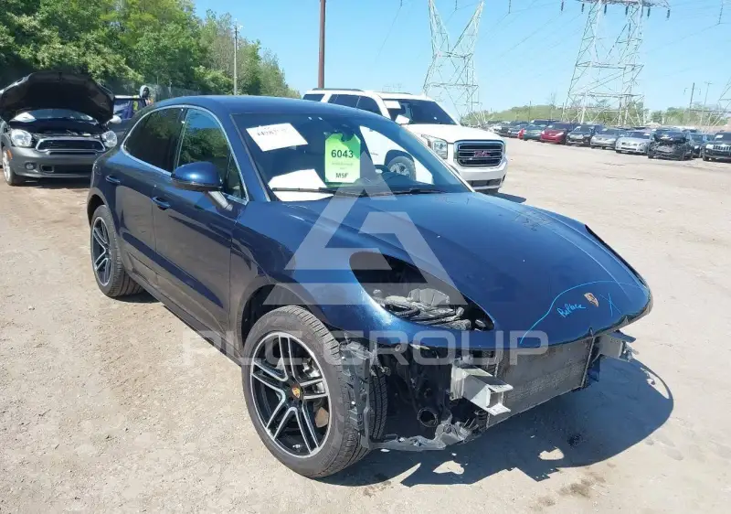 2019 Porsche MACAN photo