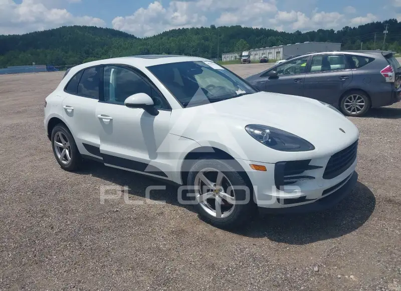 2019 Porsche MACAN photo