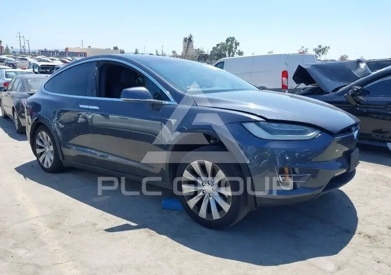 2019 Tesla Model X фото