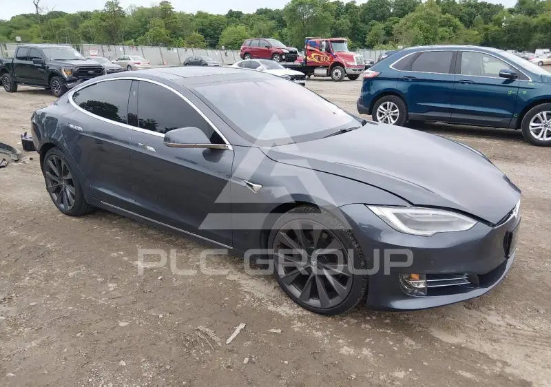 2019 Tesla Model S фото