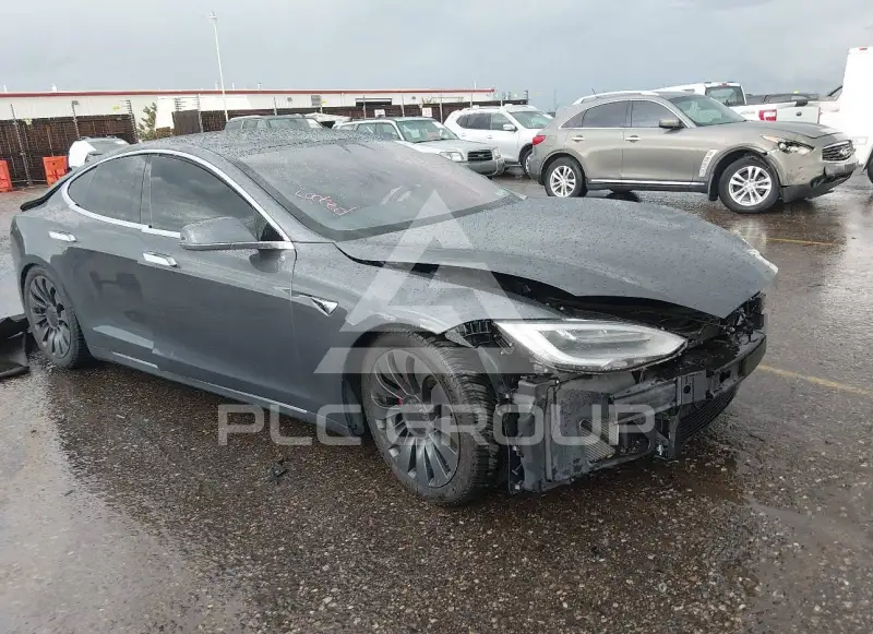 2019 Tesla Model S фото