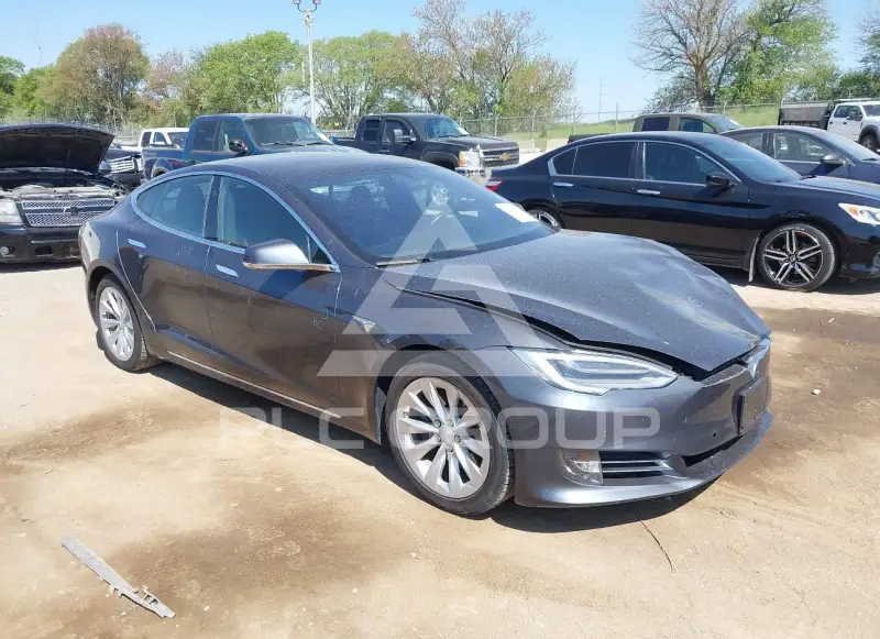 2019 Tesla Model S фото